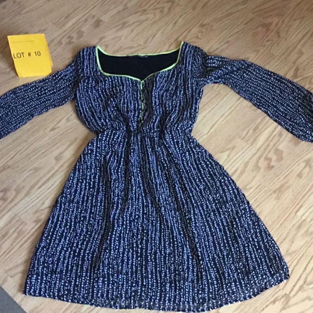 Long sleeve dress in size xsmall NWOT by MAURICES